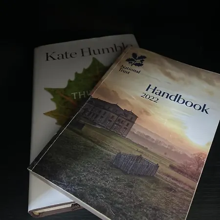 Homestay 27 The Limes 1 *